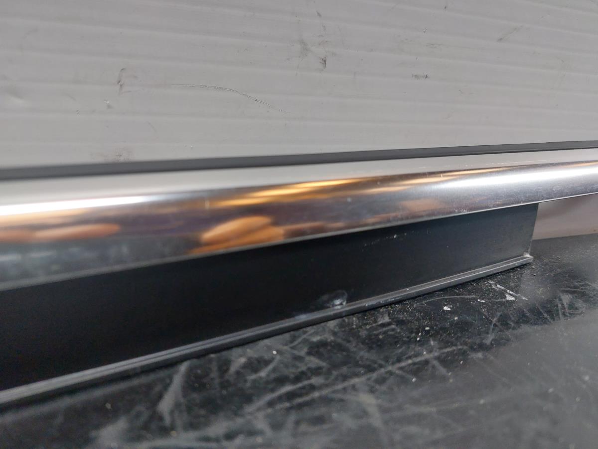 Moulure de porte arrière Droite AUDI A3 Sportback (8VA, 8VF) Imagem-5