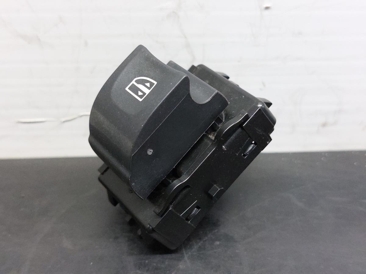 Mando / interruptor elevalunas delantero derecho RENAULT Scénic IV (J9_)
