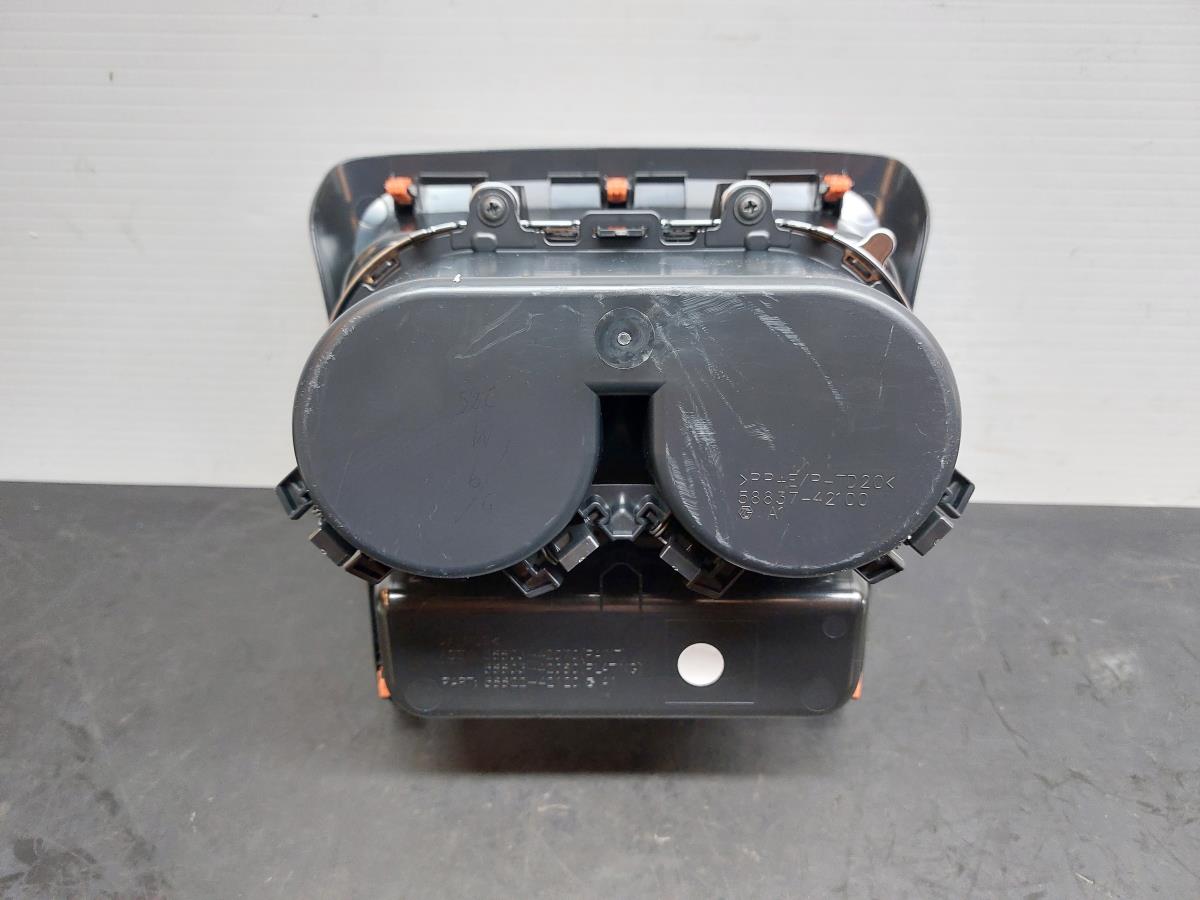 Portavasos TOYOTA bZ4X Imagem-5