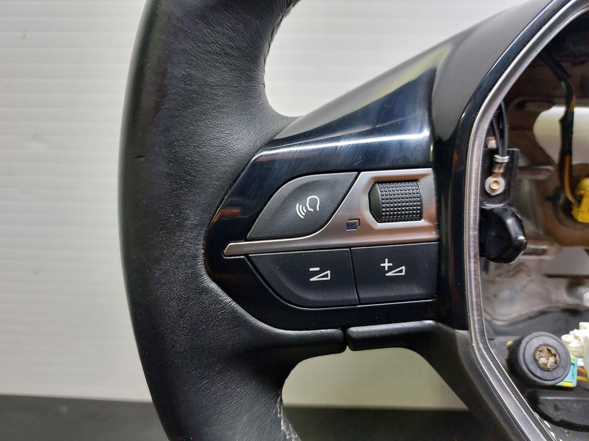 Volante PEUGEOT 3008 II (M_) Imagem-1