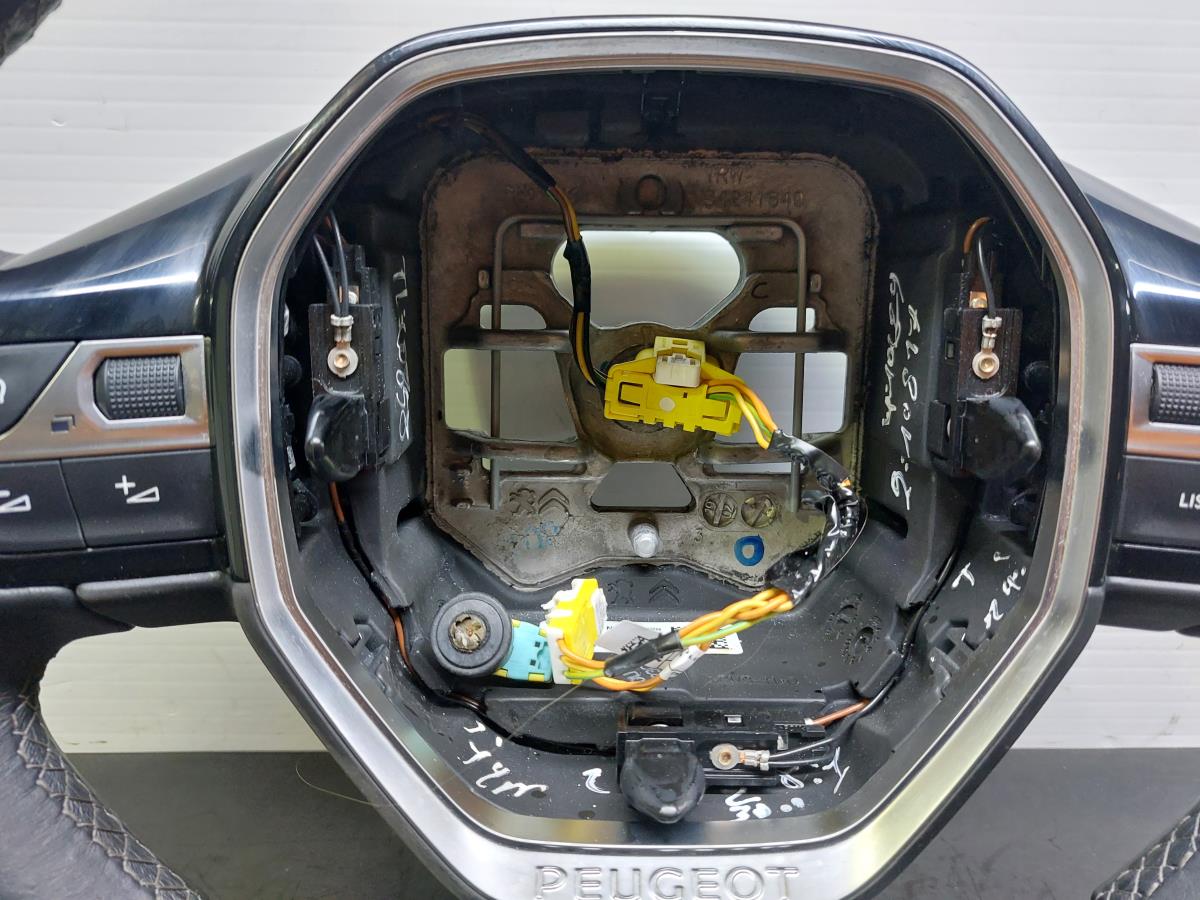 Volante PEUGEOT 3008 II (M_) Imagem-8