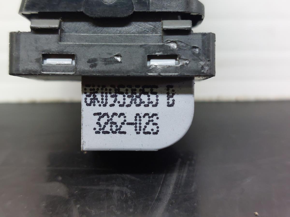 Commande / interrupteur lève-vitre Avant Droite AUDI A4 Avant (8K5, B8) Imagem-2