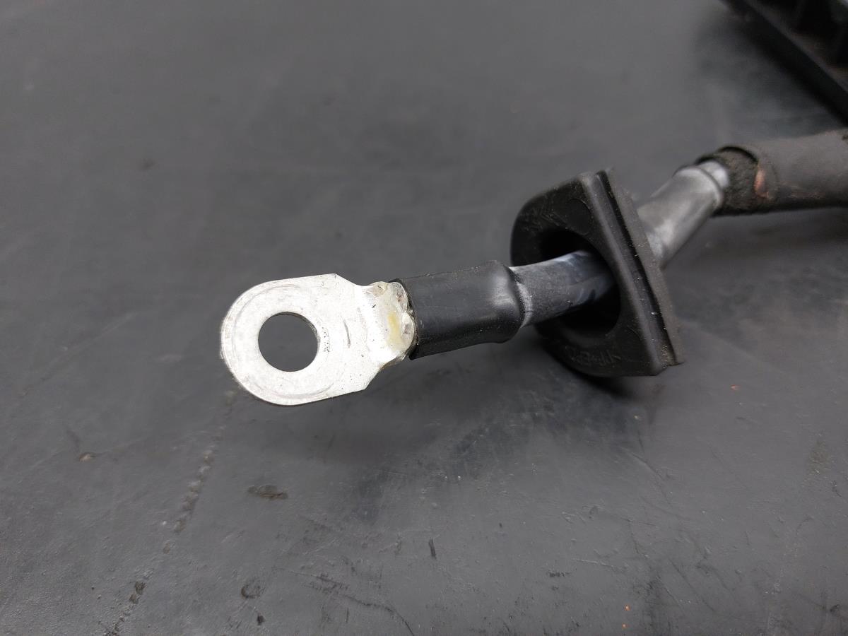 Caixa fusíveis da bateria PEUGEOT 3008 II (M_) Imagem-2