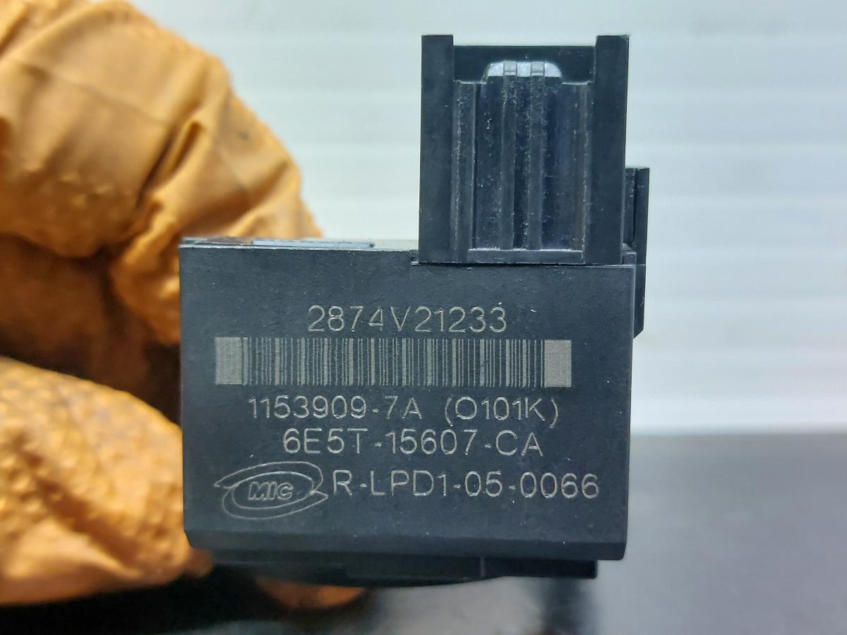 Antenne FORD Focus III Imagem-1
