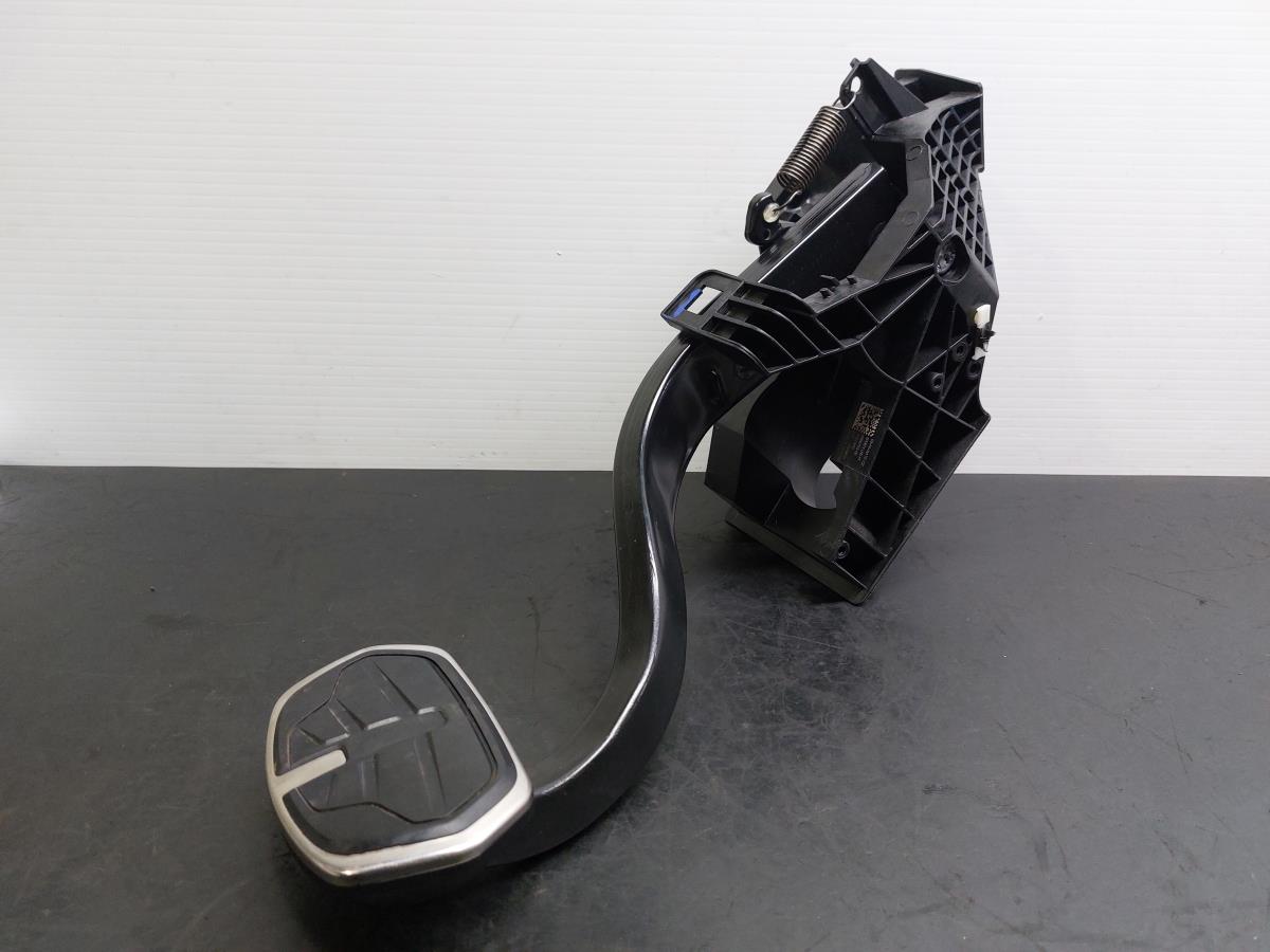Pedal BMW 1 (F40) Imagem-2