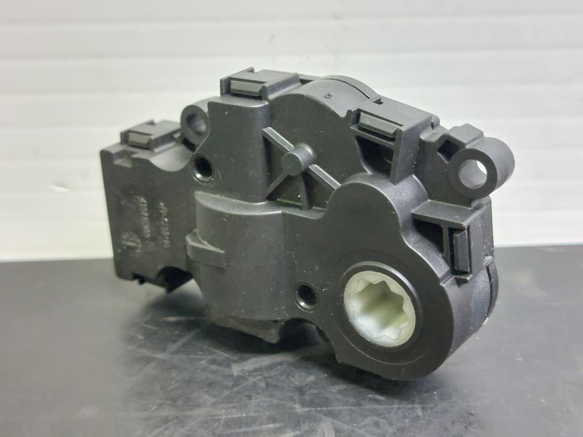 Moteur de volet de chauffage BMW 1 (F40) Imagem-1
