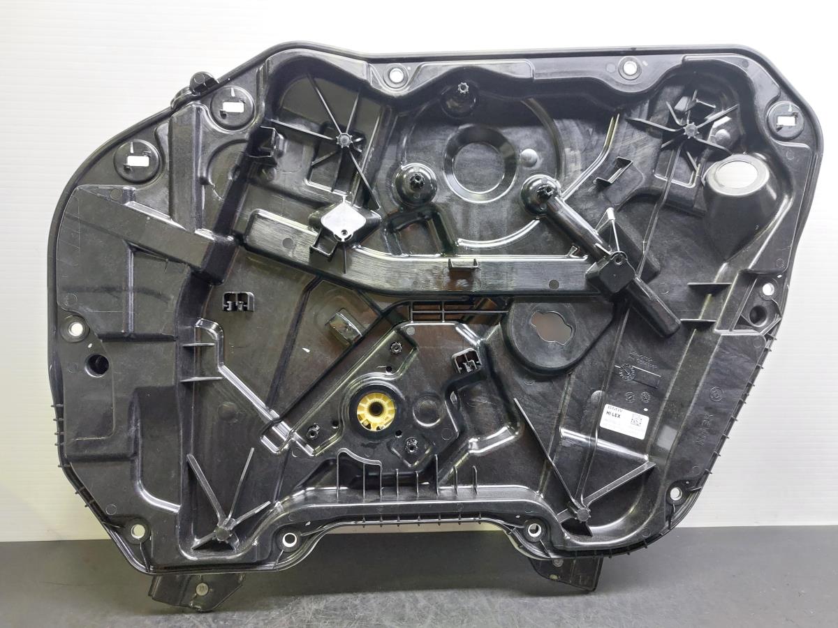 Alzavetro anteriore destro BMW 1 (F40)