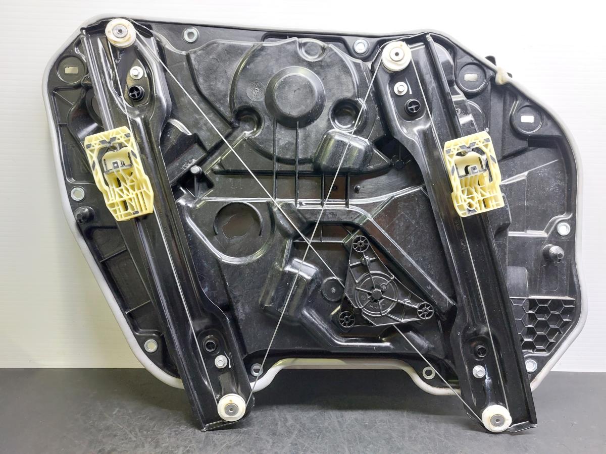 Alzavetro anteriore destro BMW 1 (F40) Imagem-3