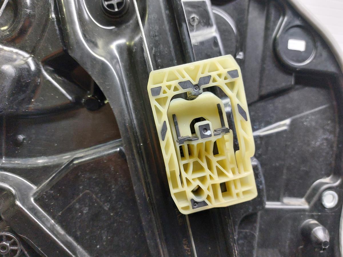 Alzavetro anteriore destro BMW 1 (F40) Imagem-8