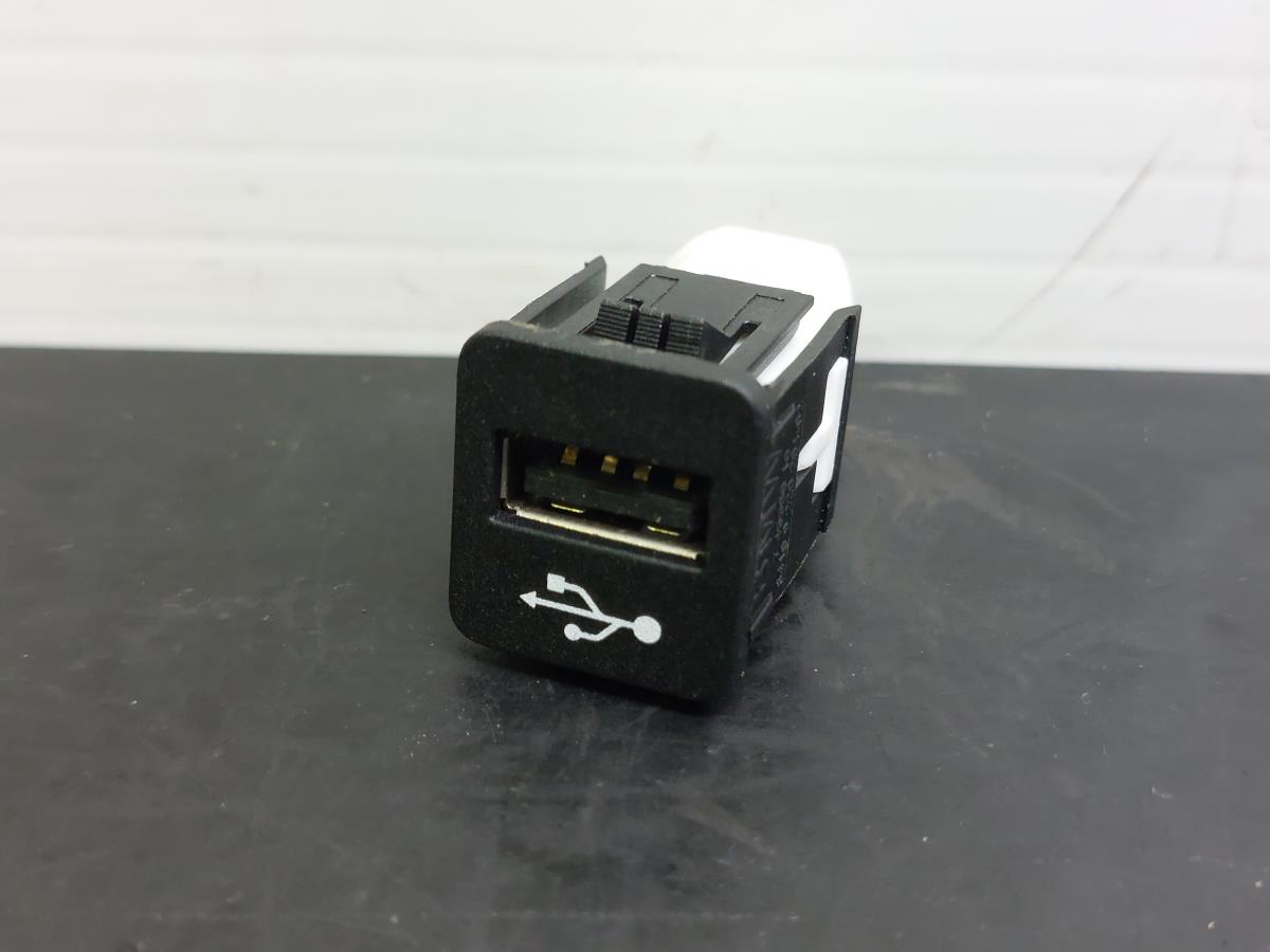 Module USB / AUX / iPod BMW 1 (F40)