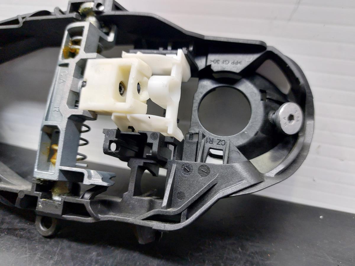 Soporte Manija puerta Delantera Derecha BMW 1 (F40) Imagem-7