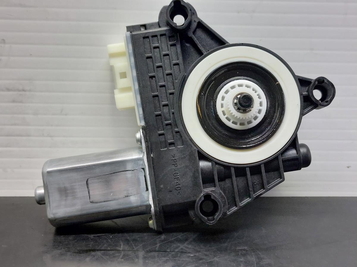 Motore alzacristallo anteriore destro BMW 1 (F40) Imagem-4