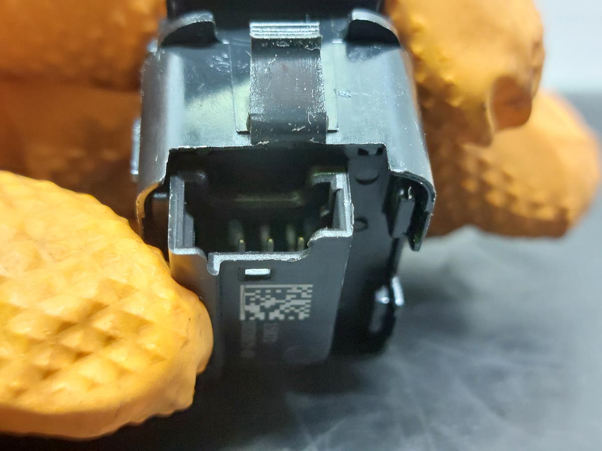 Pulsante / interruttore chiusura porte BMW 1 (F40) Imagem-3