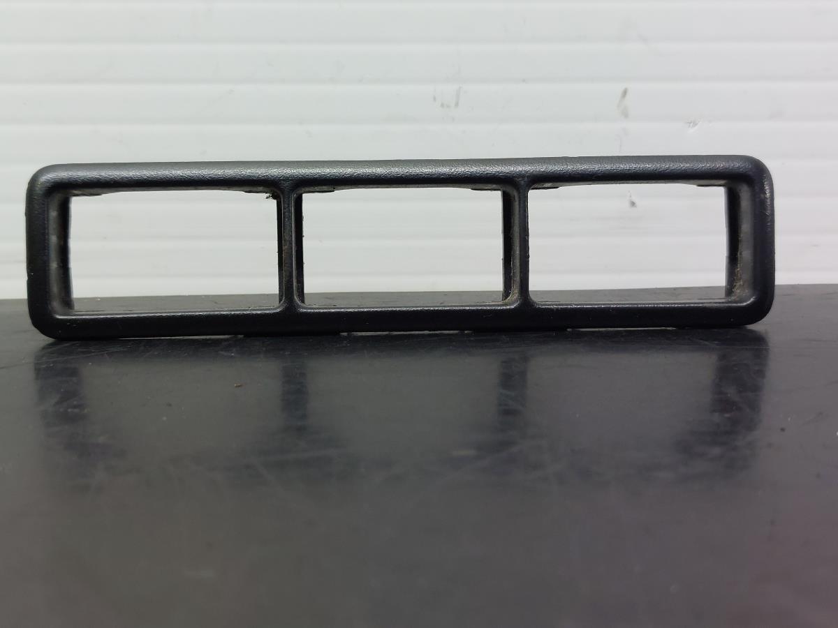 Panneau revêtement console centrale / radio BMW 3 (E36)