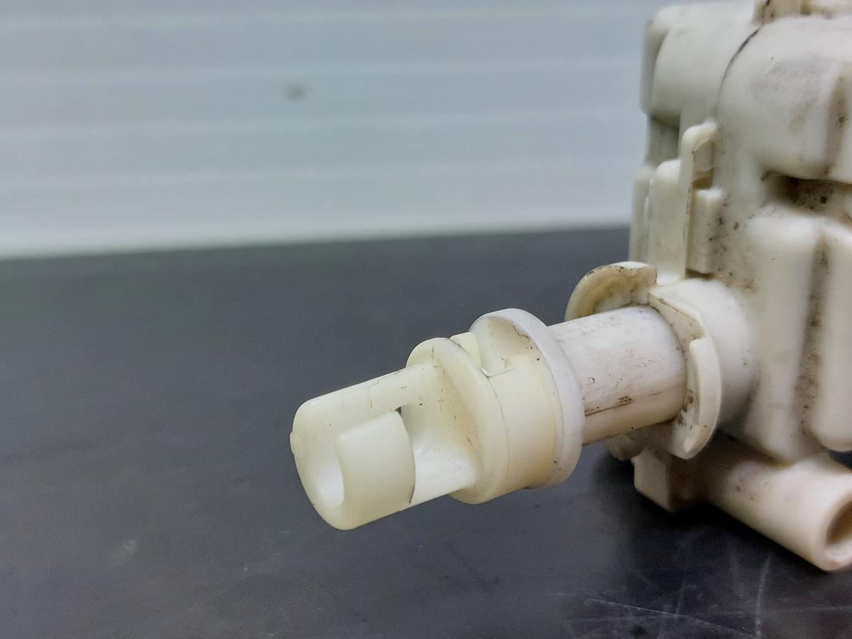 Actuador de cierre del tanque de combustible SEAT Leon (1M1) Imagem-2