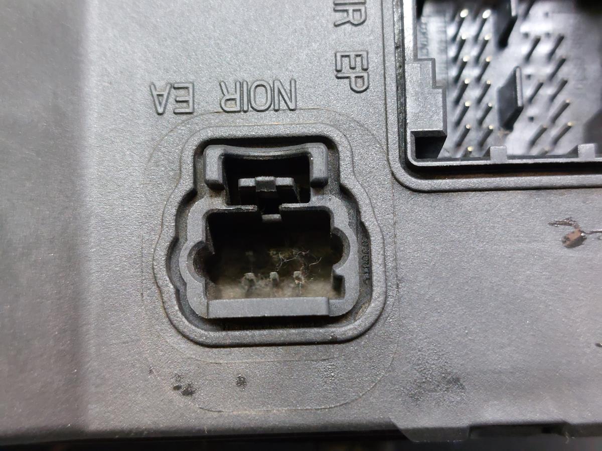 Fuse box / SAM / BSI CITROËN C3 I (FC_) Imagem-4
