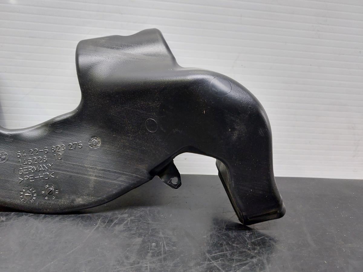 Pièce en plastique générique BMW 1 (F40) Imagem-1