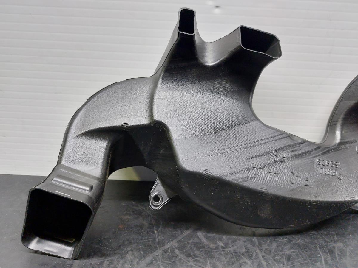 Pièce en plastique générique BMW 1 (F40) Imagem-5