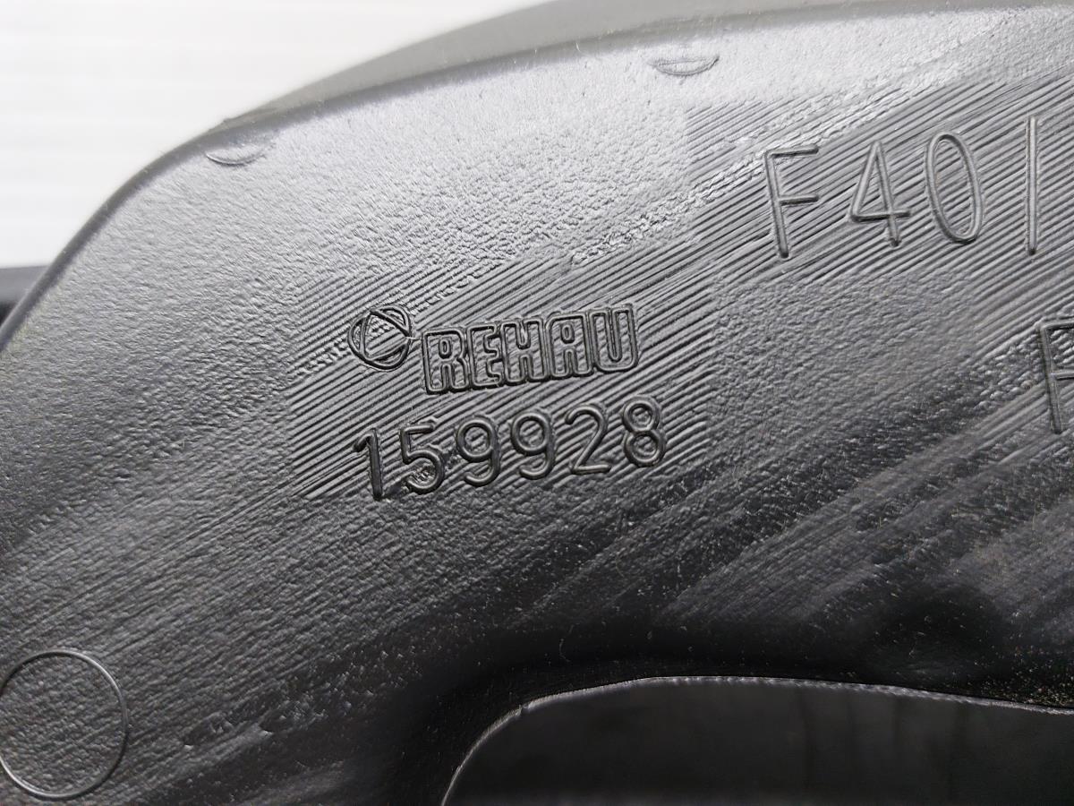 Pièce en plastique générique BMW 1 (F40) Imagem-7