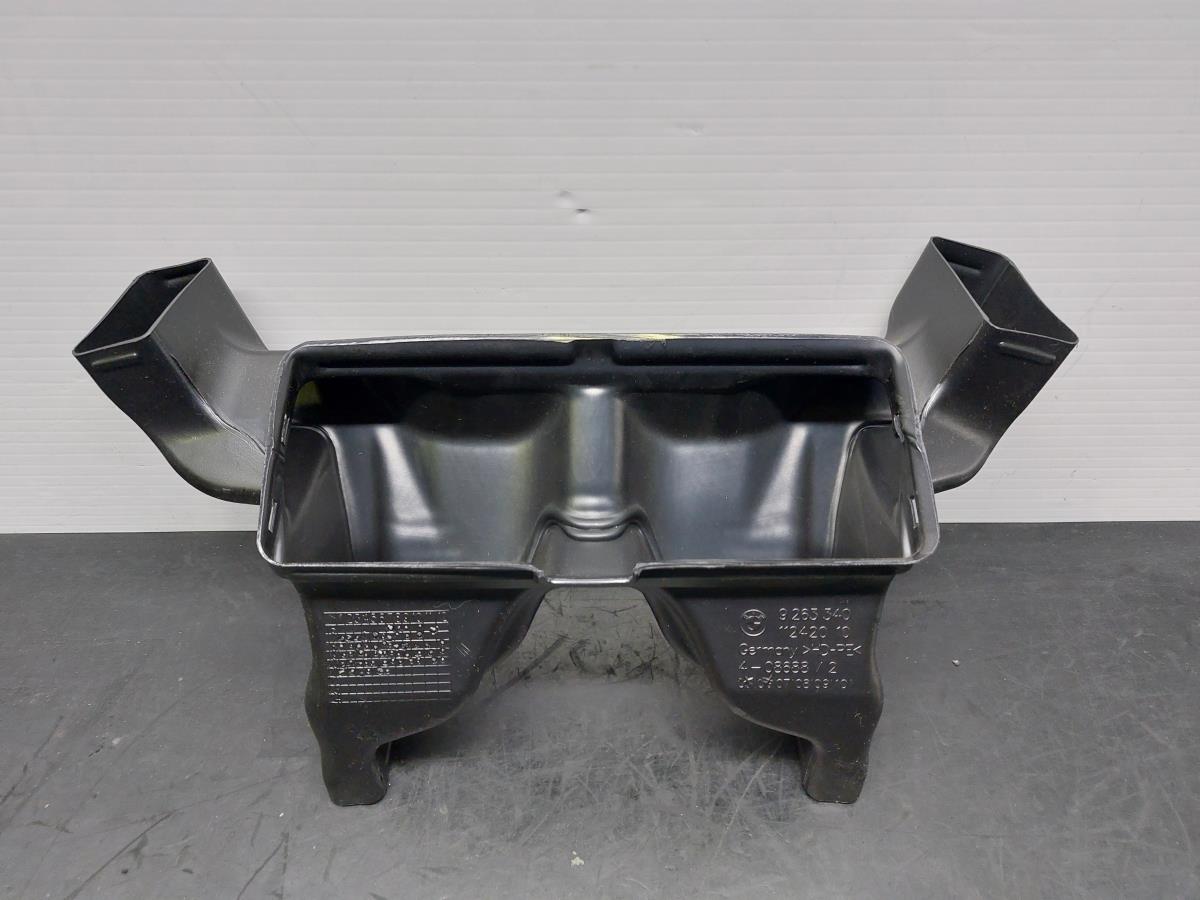 Plastica generica BMW 1 (F40) Imagem-3