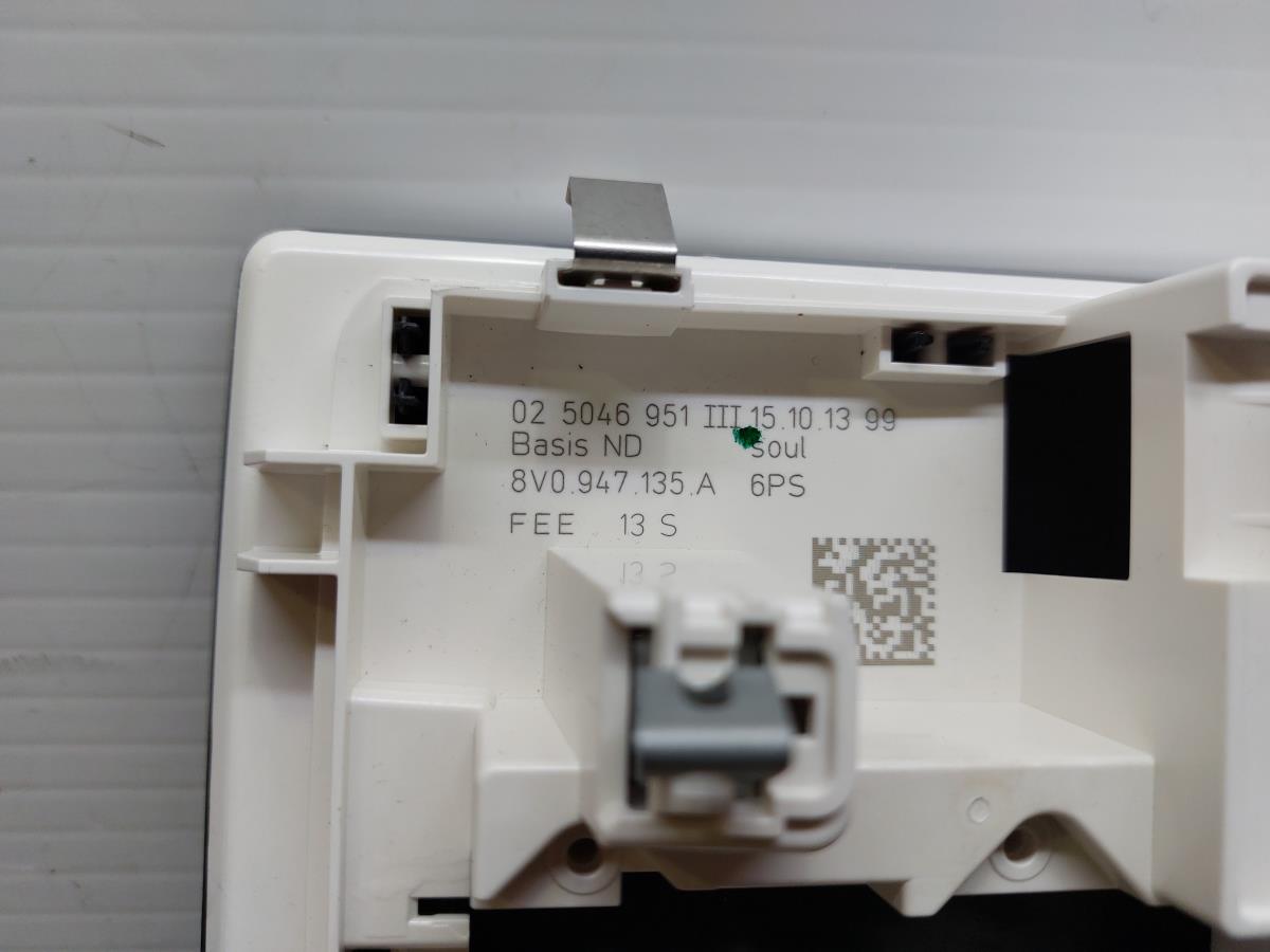 Plafoniera centrale AUDI A3 Sportback (8VA, 8VF) Imagem-4