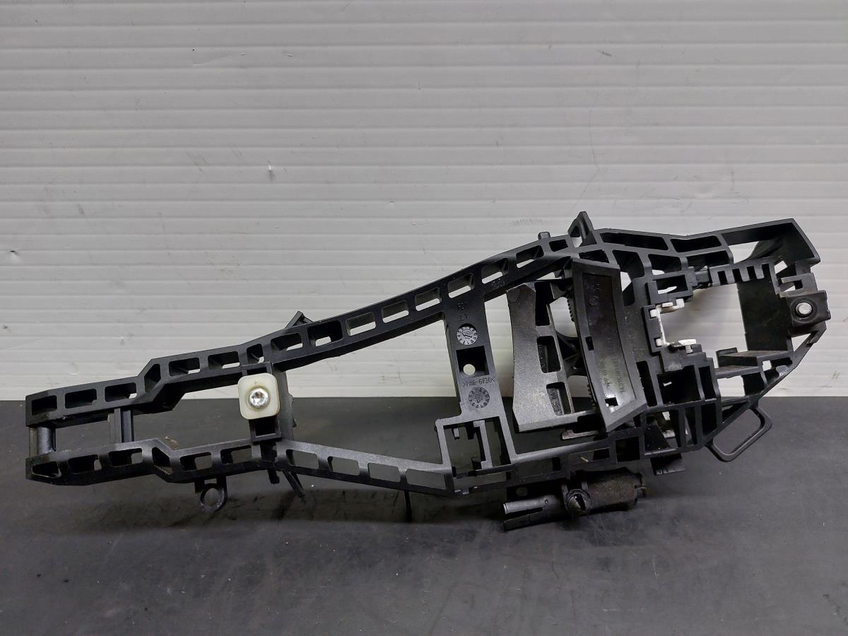 Suporte puxador porta trás esquerdo BMW 4 Gran Coupe (F36) | 2014 - 2021