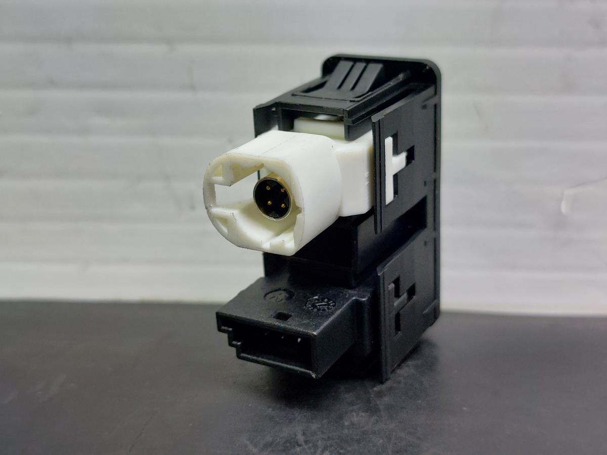 Módulo USB / AUX / IPOD BMW 4 Gran Coupe (F36) Imagem-1