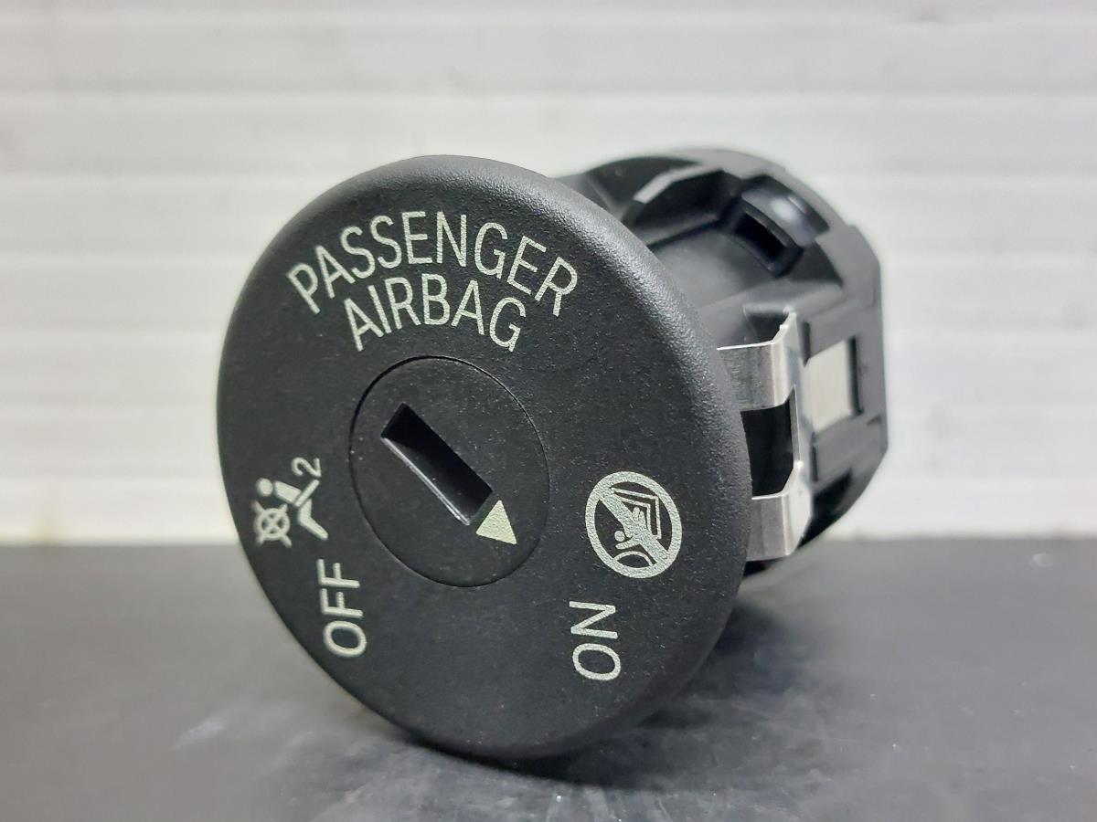 Bouton / interrupteur / signal Airbag désactivé BMW 4 Gran Coupe (F36)