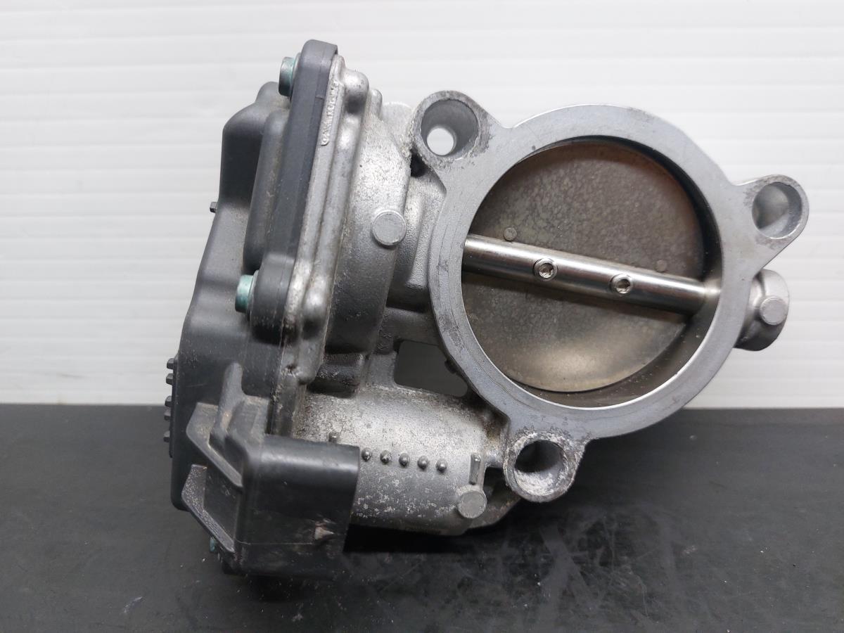 Corpo farfallato BMW 1 (F40) Imagem-1