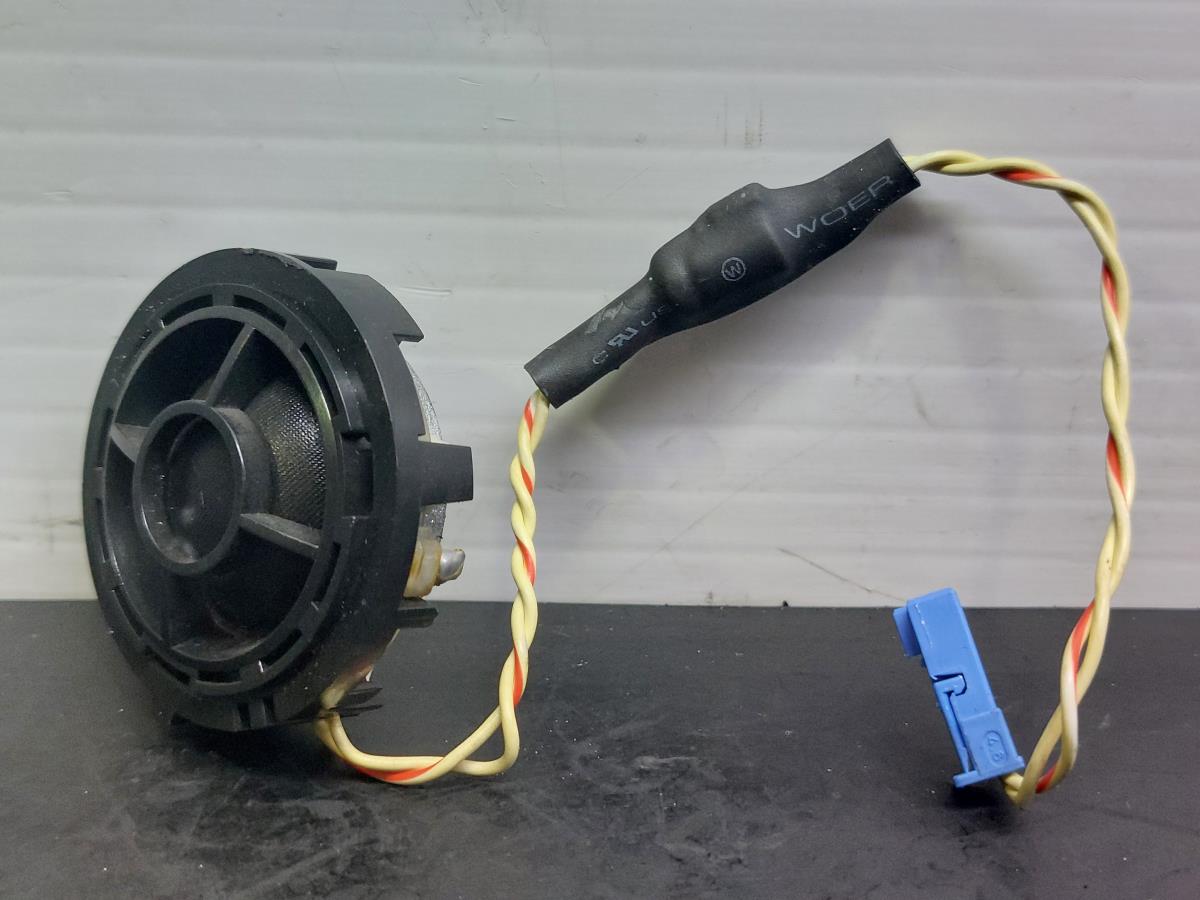 Sound system column / Speakers  BMW X3 (E83)