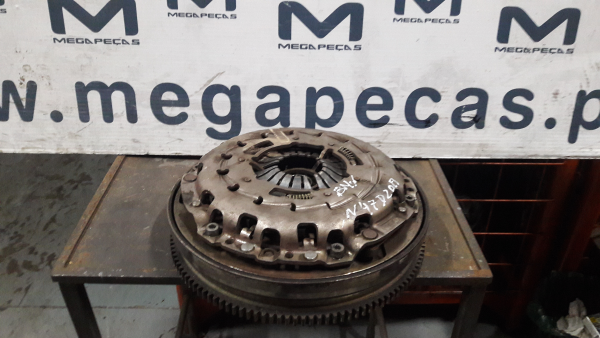 Volant moteur BMW 1 (E87)