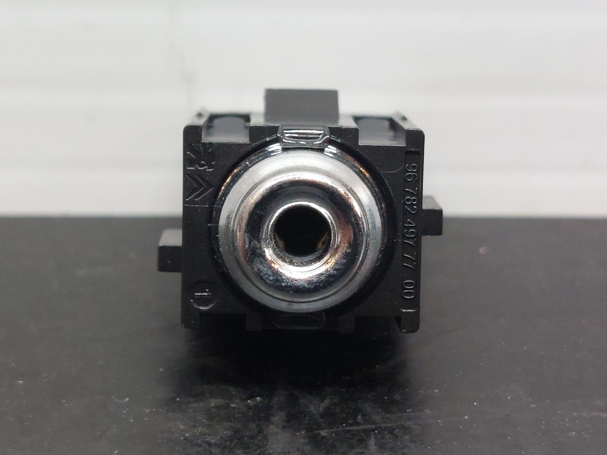 Módulo USB / AUX / IPOD PEUGEOT 308 SW II Imagem-1