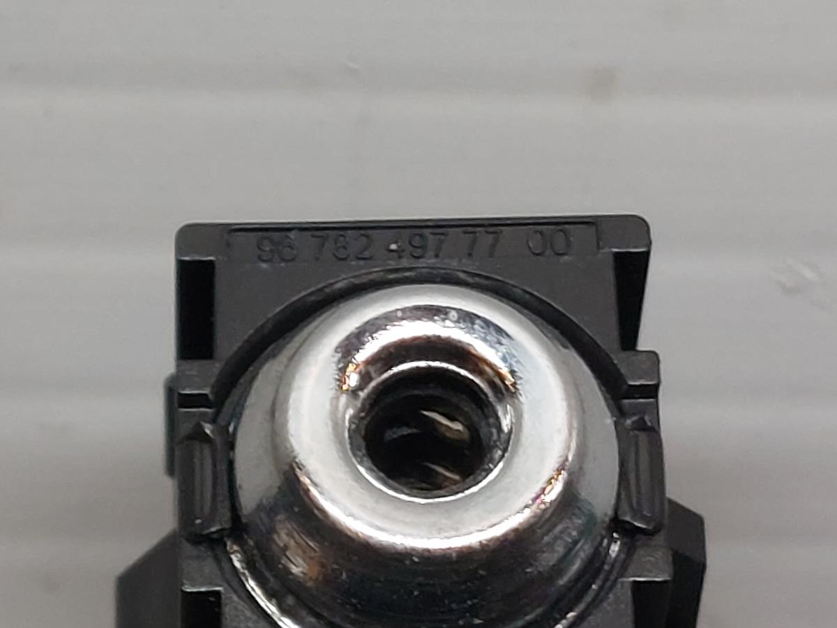 Módulo USB / AUX / IPOD PEUGEOT 308 SW II Imagem-3