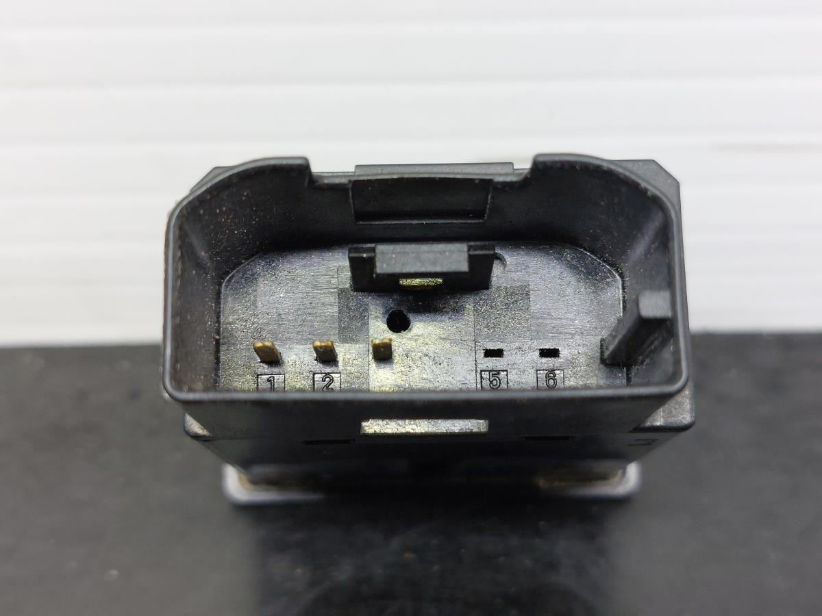 Botão / interruptor / sinal airbag off VOLKSWAGEN Golf V (1K1) Imagem-3