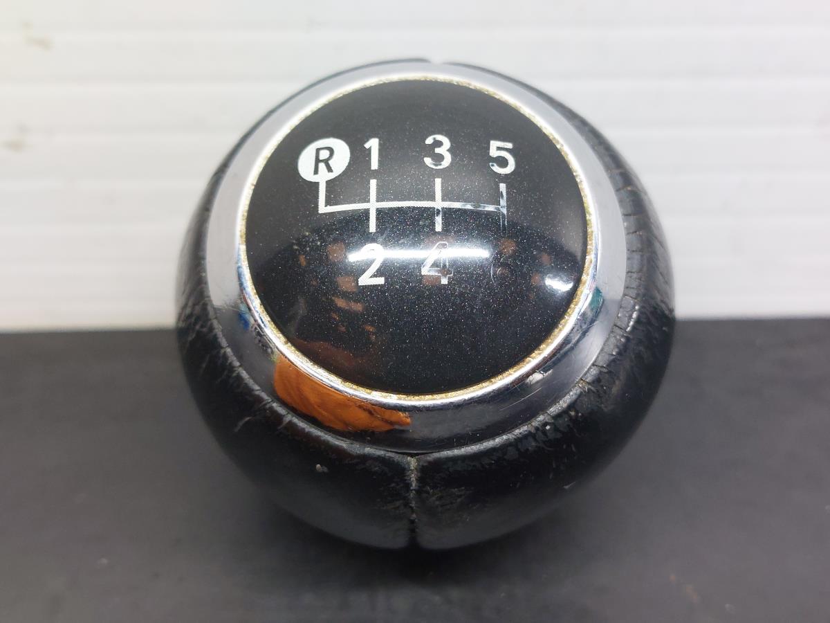 Gear lever shifter / knob  TOYOTA Avensis Sedan (_T27_) Imagem-1