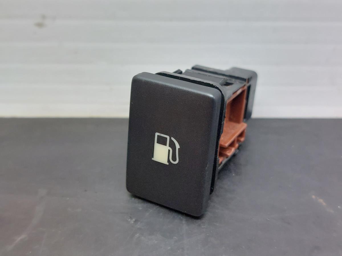 Botão / interruptor tampão de combustível TOYOTA Avensis Sedan (_T27_)