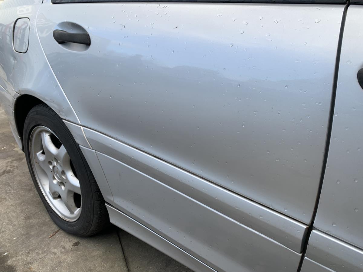 Porta trás direita MERCEDES-BENZ Classe C (W203) Imagem-1