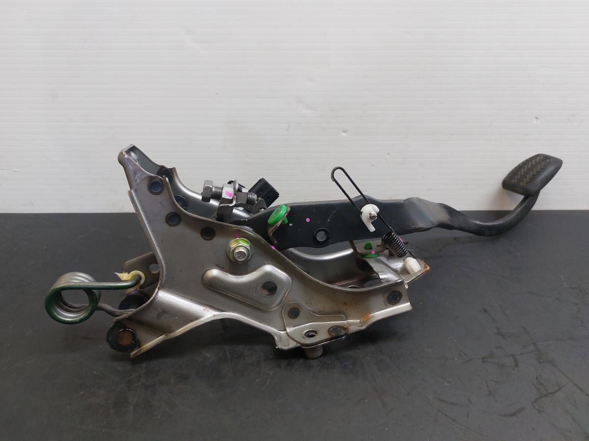 Pedal TOYOTA Avensis Sedan (_T27_) Imagem-5