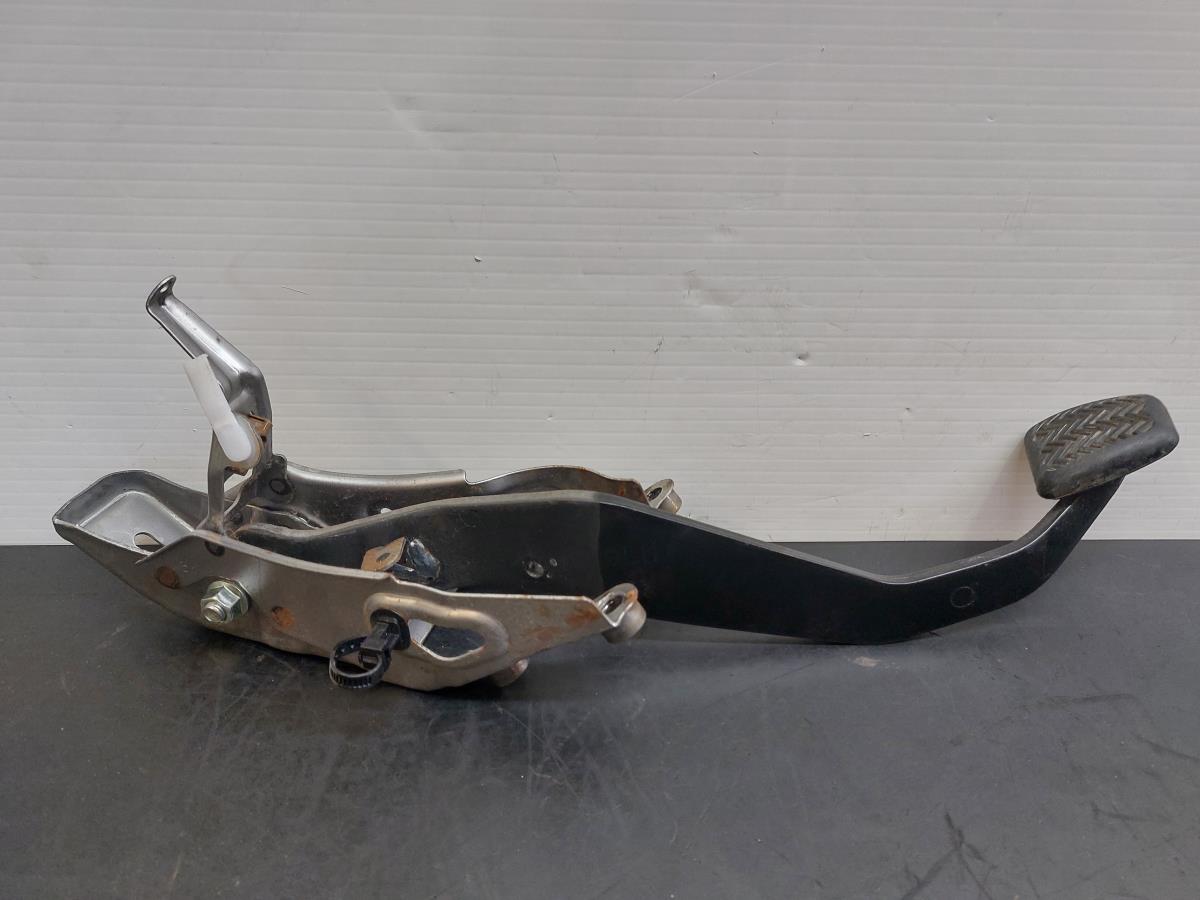 Pedal TOYOTA Avensis Sedan (_T27_) Imagem-2