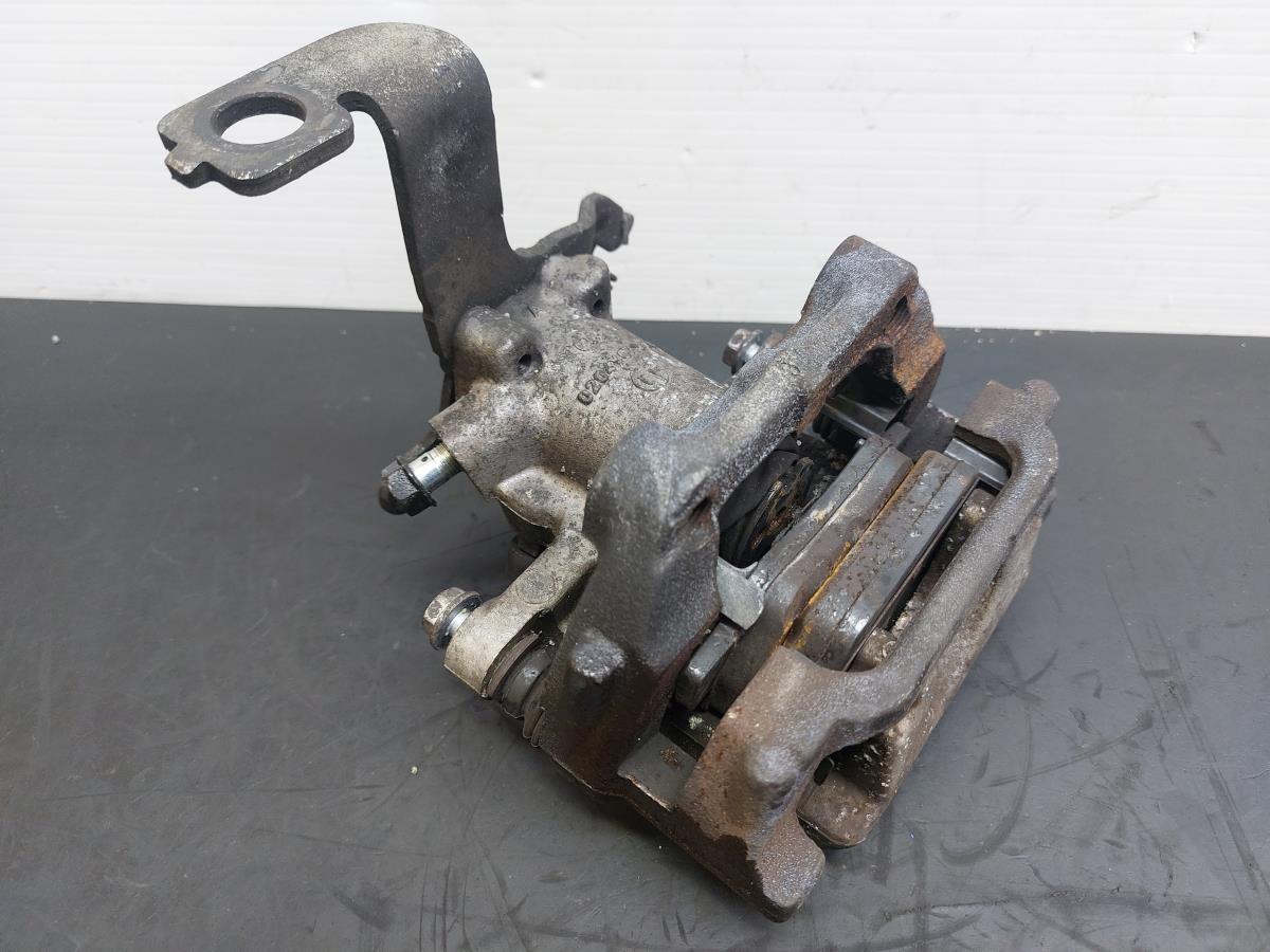 Right rear Brake Caliper TOYOTA Avensis Sedan (_T27_) Imagem-3