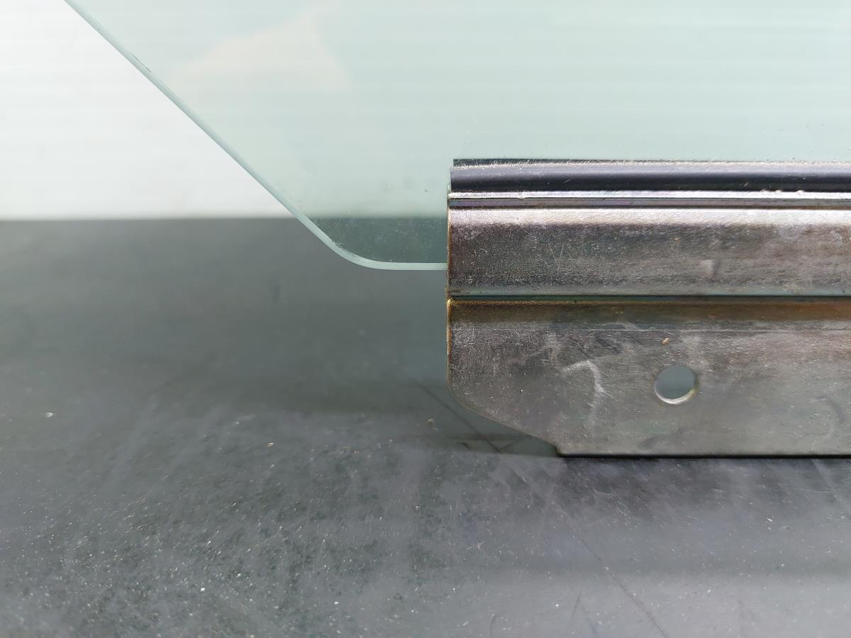 Right rear door glass TOYOTA Avensis Sedan (_T27_) Imagem-1