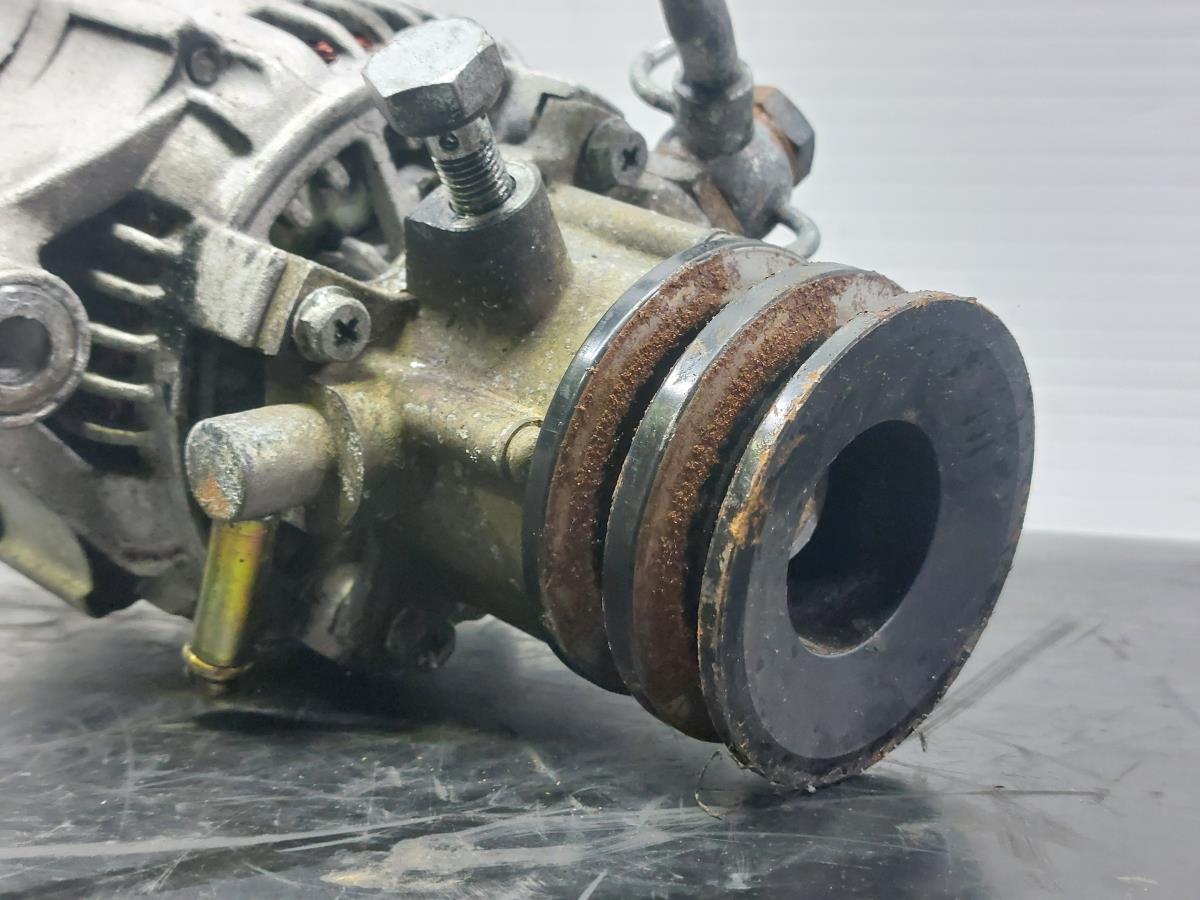 Alternador TOYOTA HiAce IV (LXH1_, RZH1_, LH1_) Imagem-1