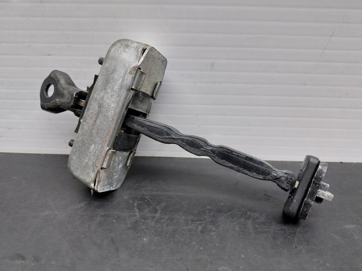 Limitatore porta anteriore destro TOYOTA Avensis Sedan (_T27_)