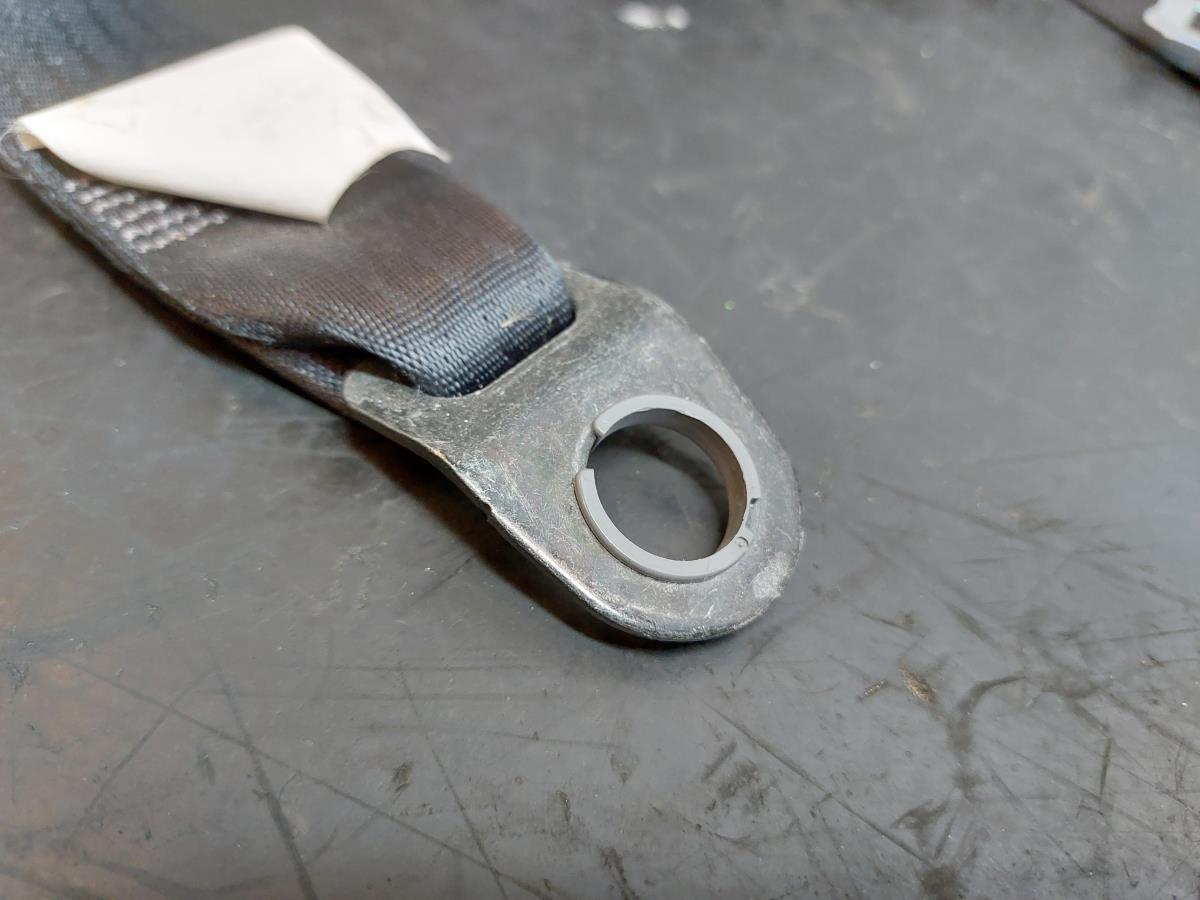 Left front seatbelt pretensioner TOYOTA Avensis Sedan (_T27_) Imagem-1
