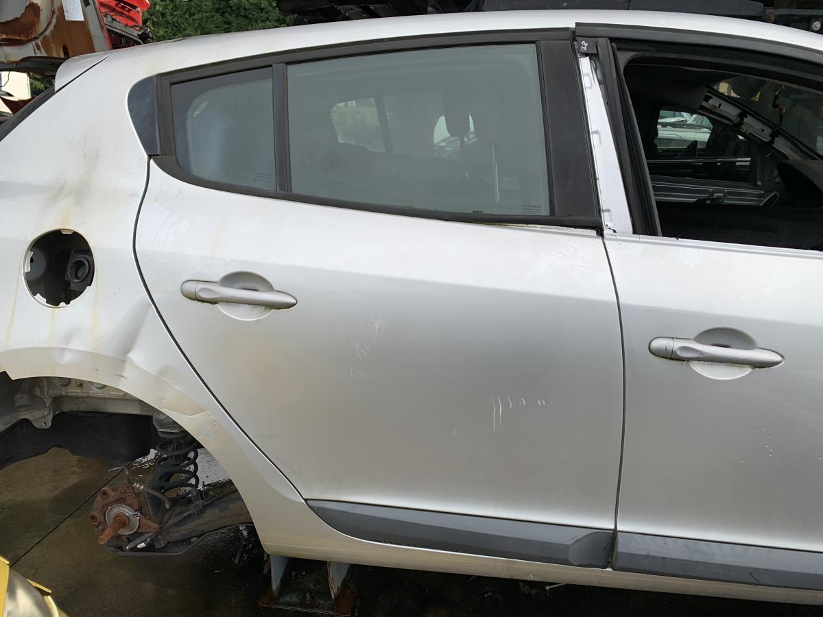Right rear door RENAULT Megane III (BZ0_)