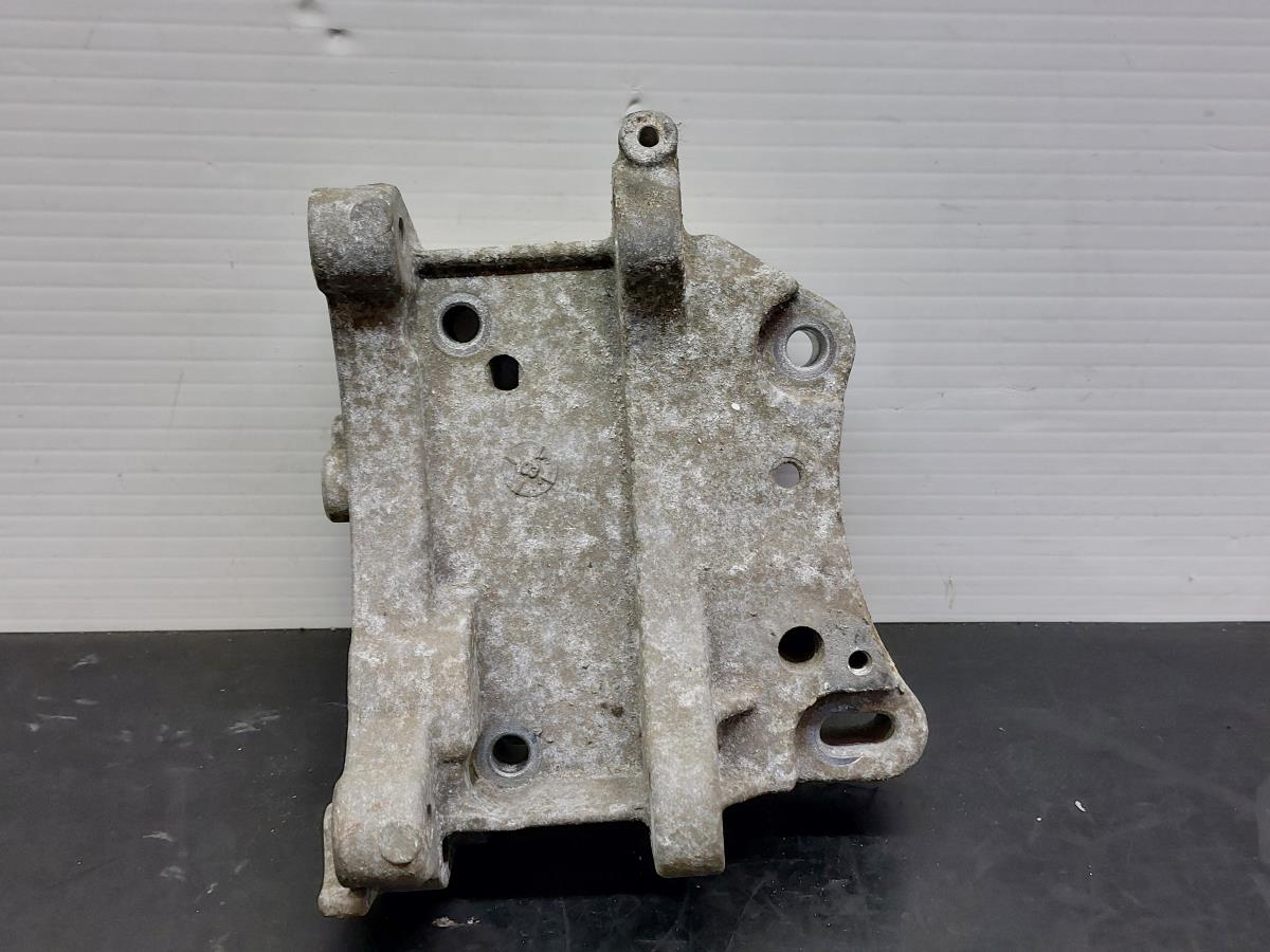Suporte do alternador PEUGEOT 206 CC (2D)
