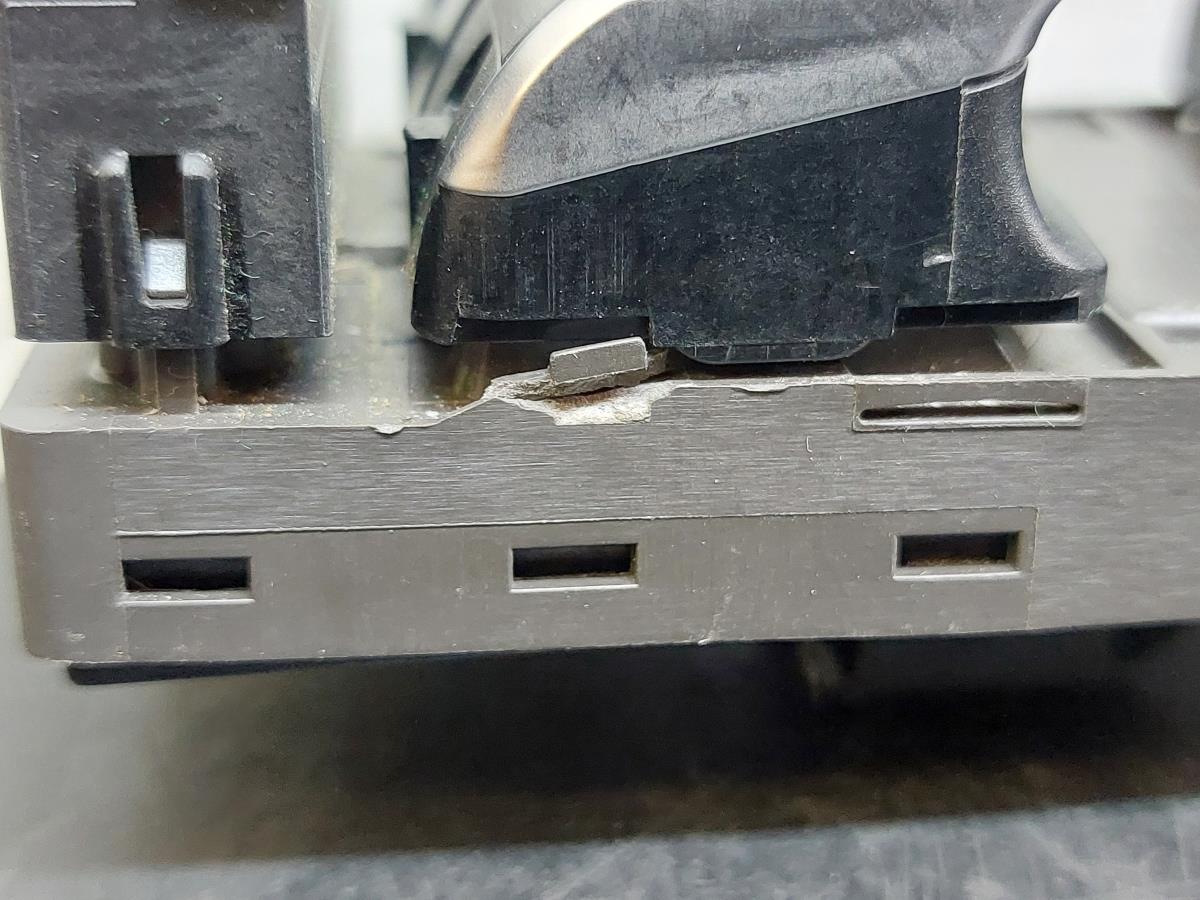 Mando / interruptor elevalunas delantero izquierdo AUDI A4 Avant (8K5, B8) Imagem-4