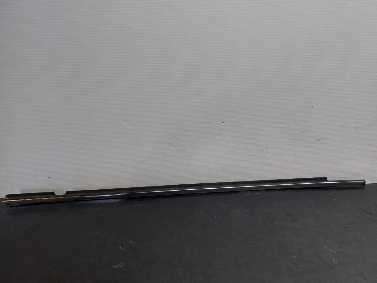 Friso da porta frente esquerda SUZUKI SX4 S-Cross (JY)