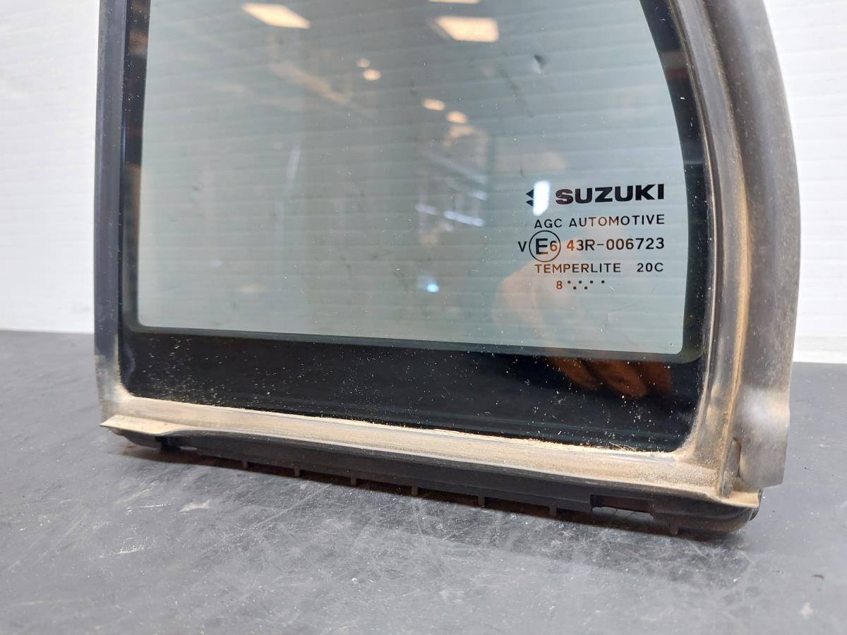 Vidro triangular da porta trás esquerdo SUZUKI SX4 S-Cross (JY) Imagem-1