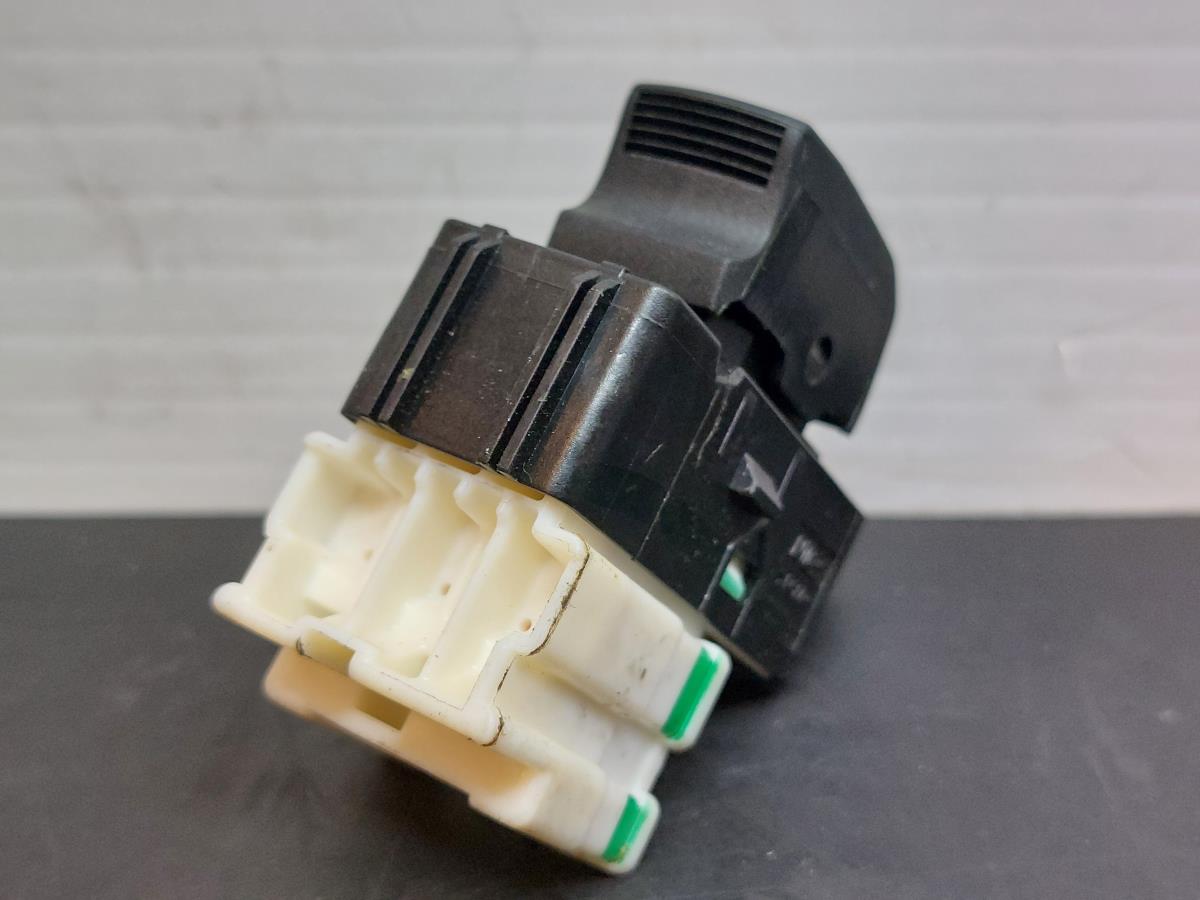 Mando / interruptor elevalunas delantero derecho SUZUKI SX4 S-Cross (JY) Imagem-1